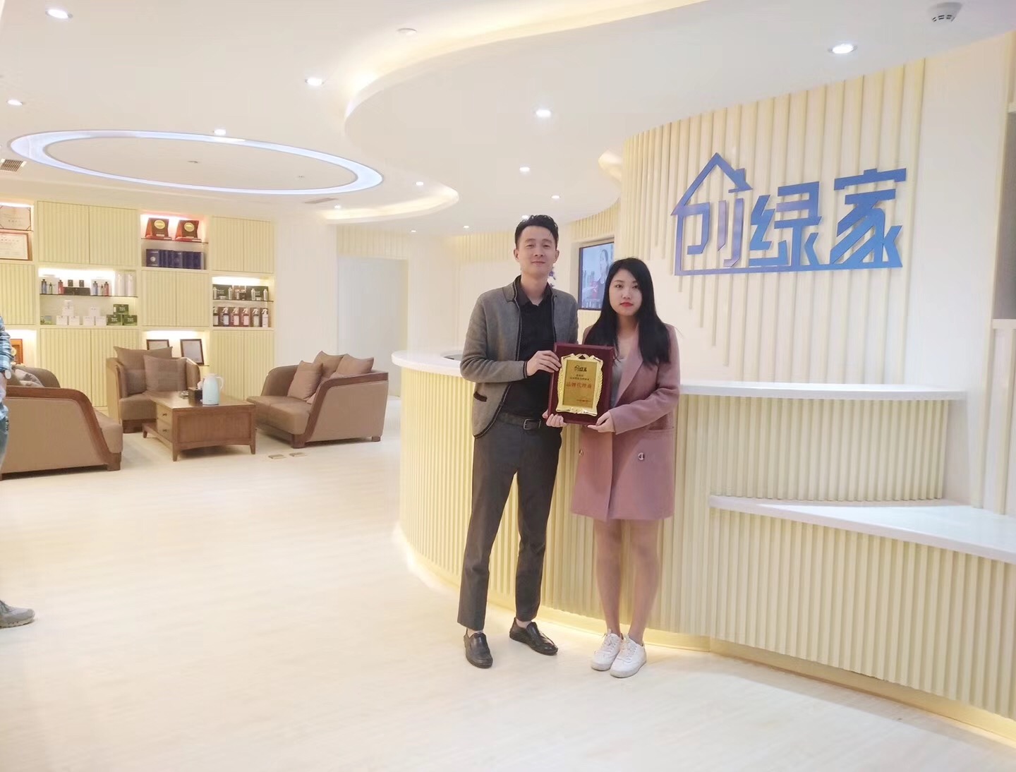 熱烈祝賀錢總簽約創綠家浙江省縣級市代理！