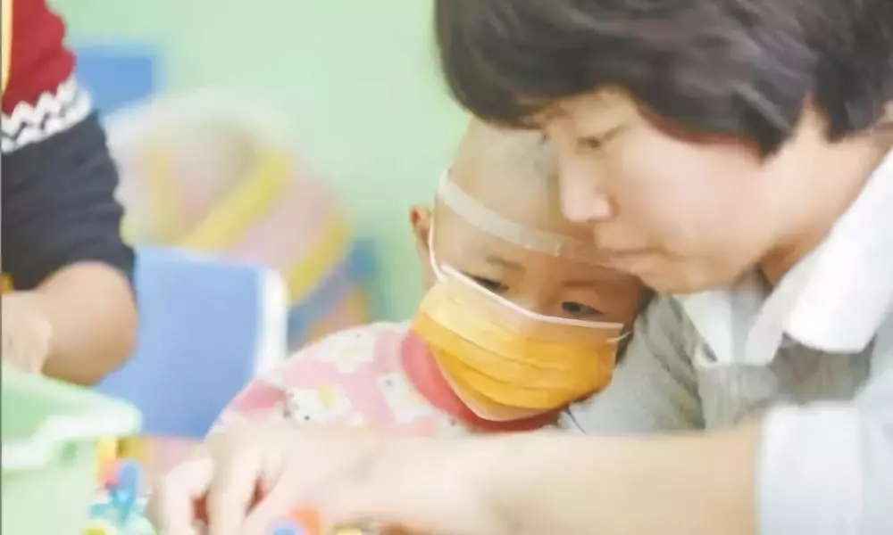 4歲男孩和媽媽辦“婚禮”，真相令人淚崩！