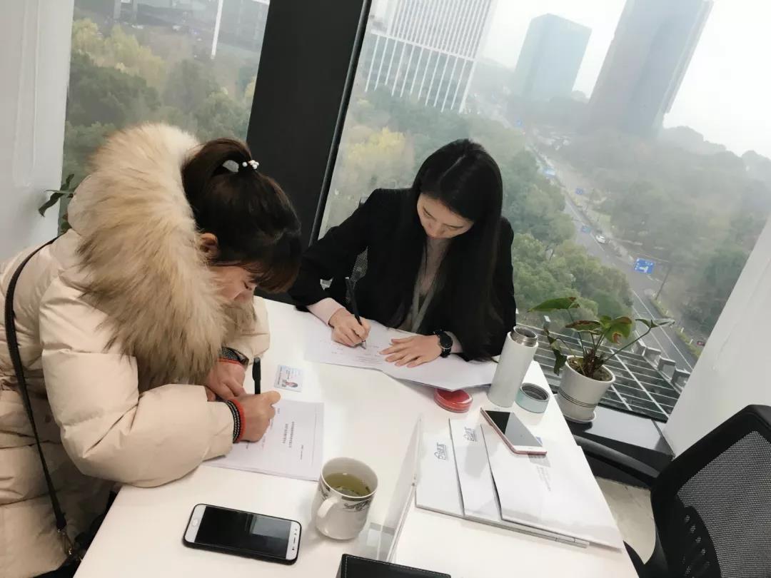熱烈祝賀張總簽約創綠家河南省周口市縣級代理！
